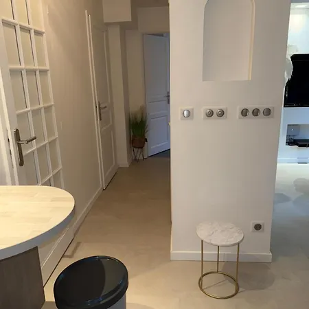 Beau 2 Pieces 55m2 10 Min A Pied Du Centre De Cannes