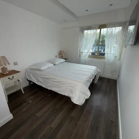 Beau 2 Pieces 55m2 10 Min A Pied Du Centre De * Cannes