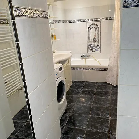 Beau 2 Pieces 55m2 10 Min A Pied Du Centre De Cannes